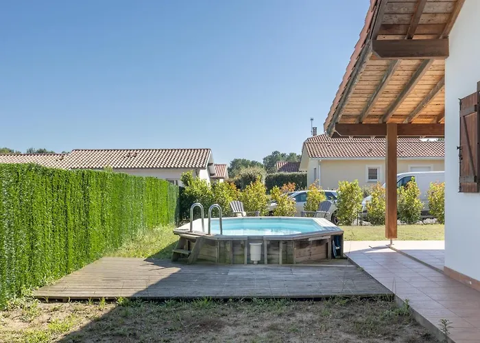 Maison Pour 6 Personnes A * Tosse